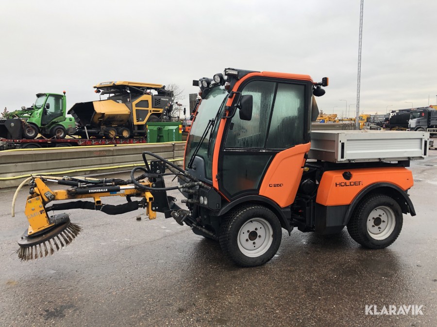 Redskapsbärare Holder 212 med ogräsborste