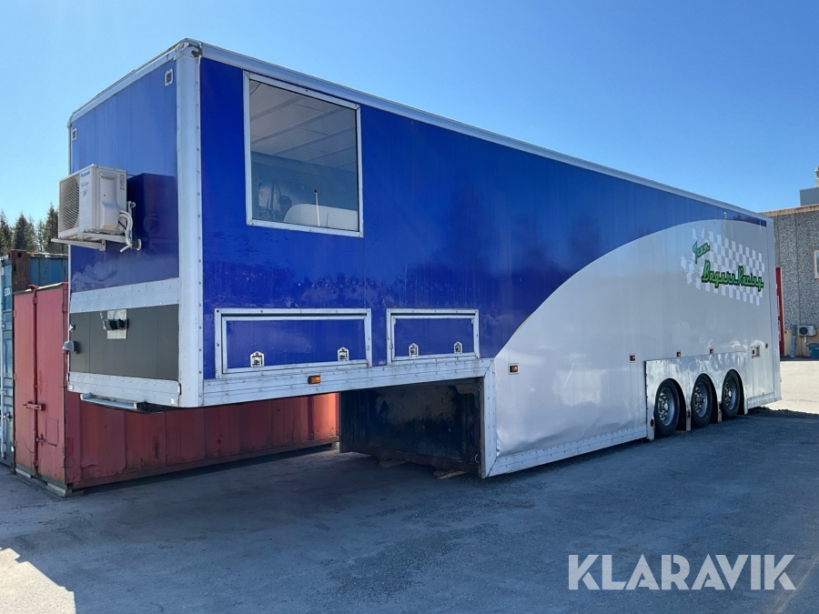 Racetrailer med lastutrymme, verkstad och bodel