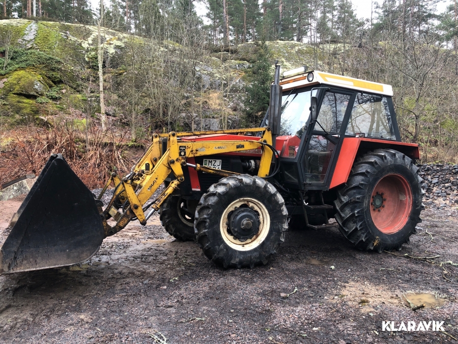 Traktor Zetor 10145 med lastare