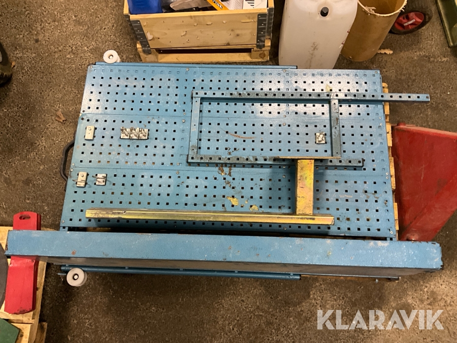 Verkstadsutrustning för bil, utdragbar sidopanel med hylla