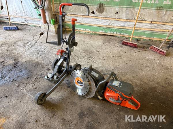 Motorkap med vagn Husqvarna K970 med 3st klingor
