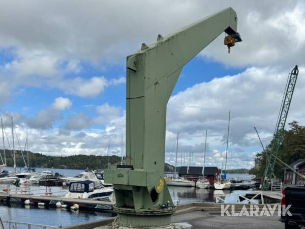 Pelarsvängkran elektrisk J Olsson med fundament