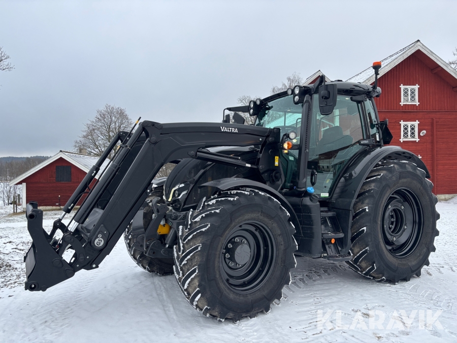 Traktor Valtra N 175 Versu Unlimited Black Edition med frontlastare Stora BM