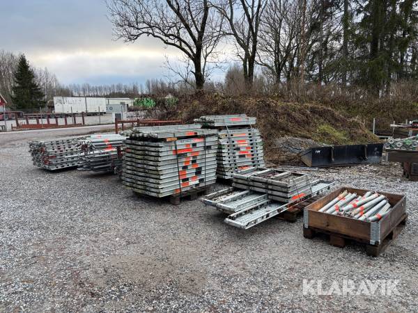 Parti med ställningsmaterial Layher