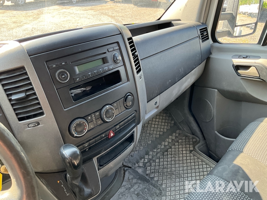 Skåpbil med bakgavellyft Mercedes-Benz Sprinter 315