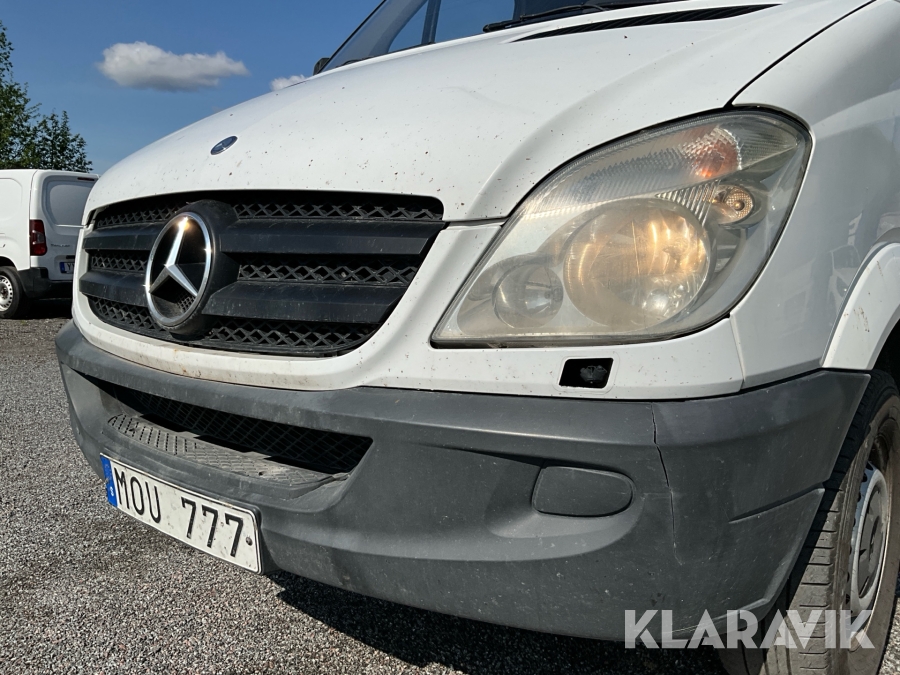 Skåpbil med bakgavellyft Mercedes-Benz Sprinter 315