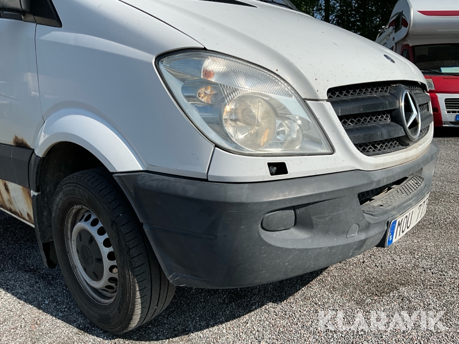 Skåpbil med bakgavellyft Mercedes-Benz Sprinter 315