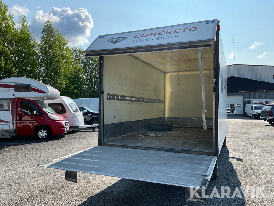 Skåpbil med bakgavellyft Mercedes-Benz Sprinter 315