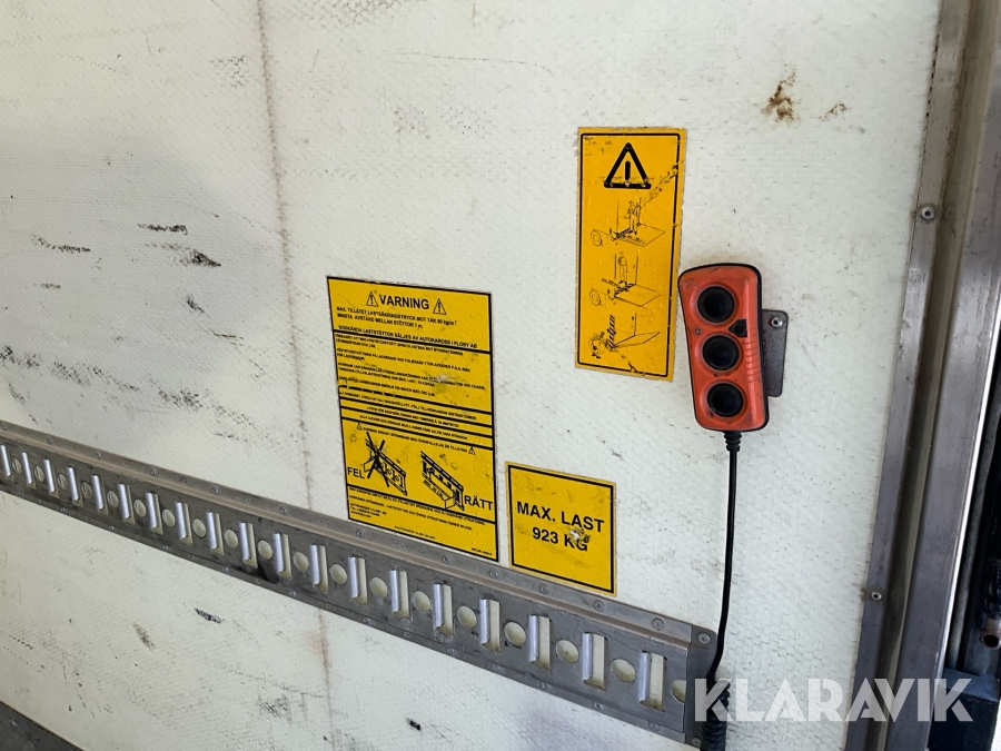 Skåpbil med bakgavellyft Mercedes-Benz Sprinter 315