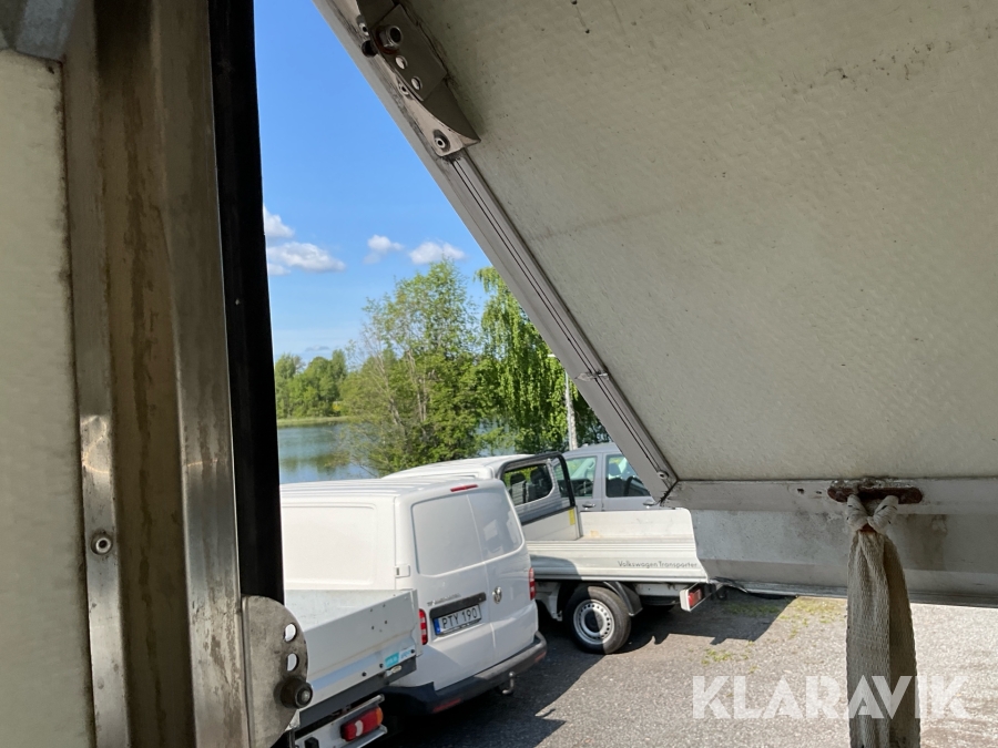 Skåpbil med bakgavellyft Mercedes-Benz Sprinter 315