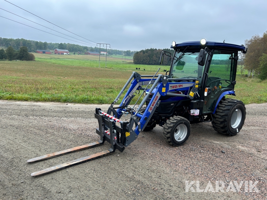 Traktor Farmatrac FT26 med lastare, gafflar & skopa
