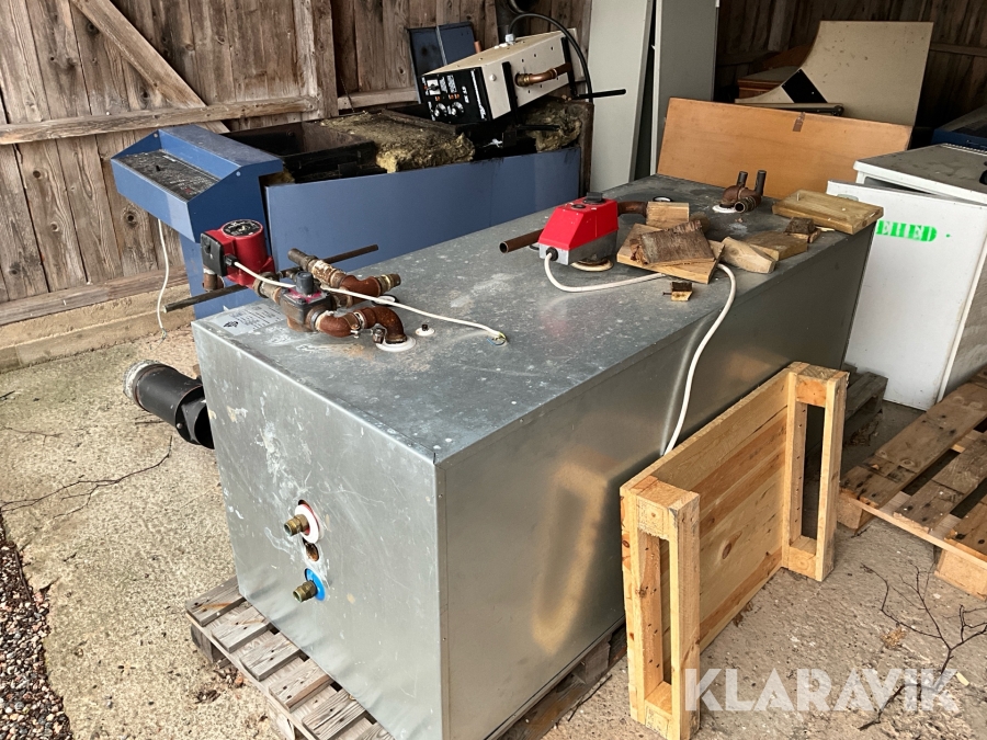 Pellets och vedpanna Multi Heat med ackumulatortank