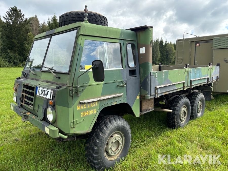 Veteranlastbil Volvo C03 TGB 13 6x6 med flak