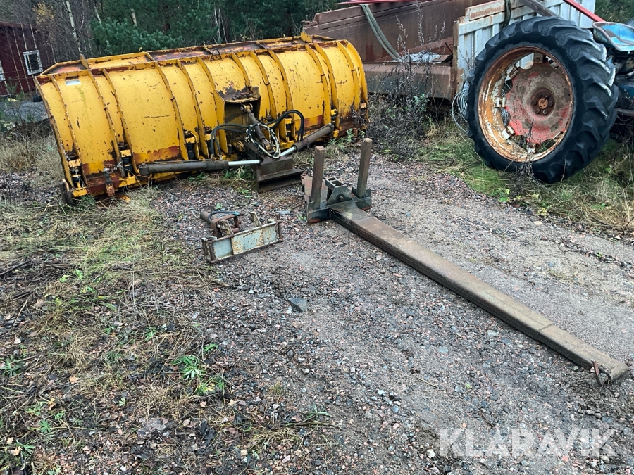 Snöplog Stiansen & öya 330 med bom och lyftkolv