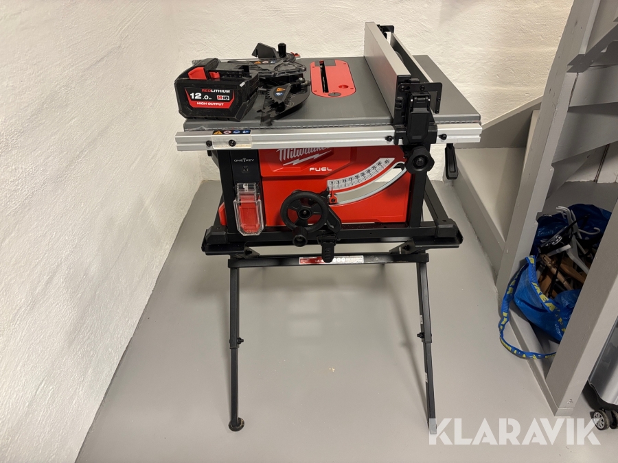 Bordssåg Milwaukee M18 FTS210 med stativ