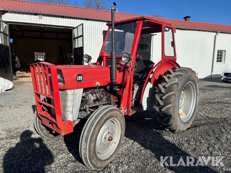 Traktor Massey Ferguson 135