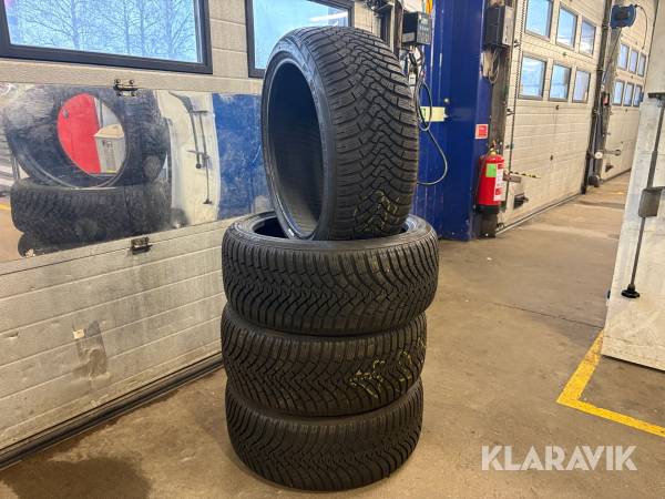 Vinterdäck Falken EuroWinter 215/40R17 4 st