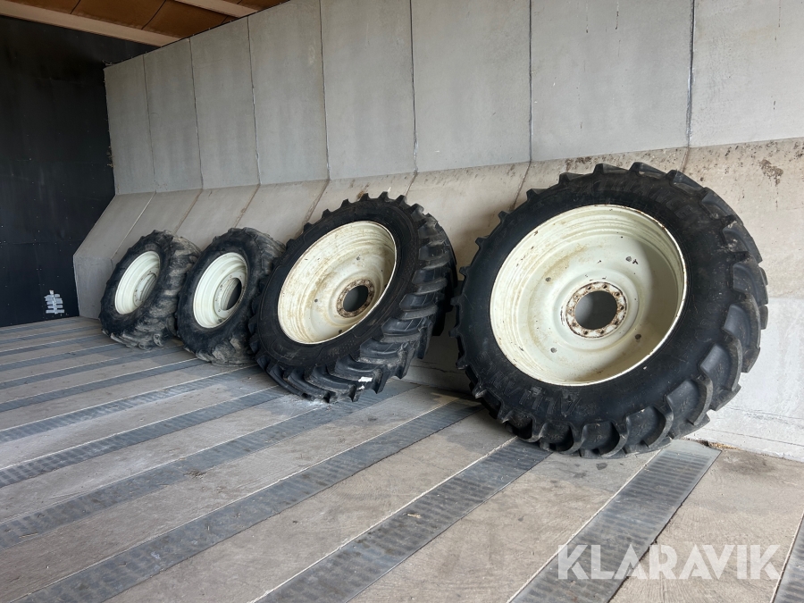 Däck med fälg Alliance 480/80R46.   480/70R30