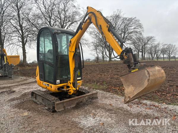 Minigrävare 1,8 tons JCB 8018 CTS med 8 redskap