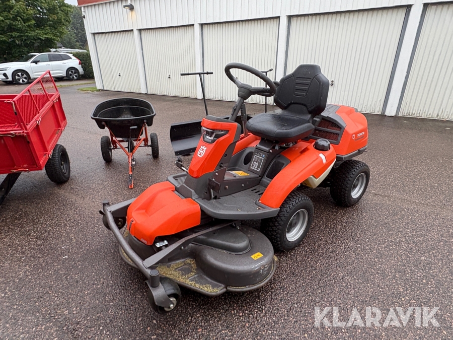 Gräsklippare Husqvarna R316TXSAWD med gallervagn och diverse redskap