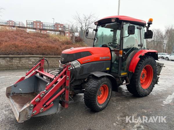 Traktor Kubota L5740 med redskap