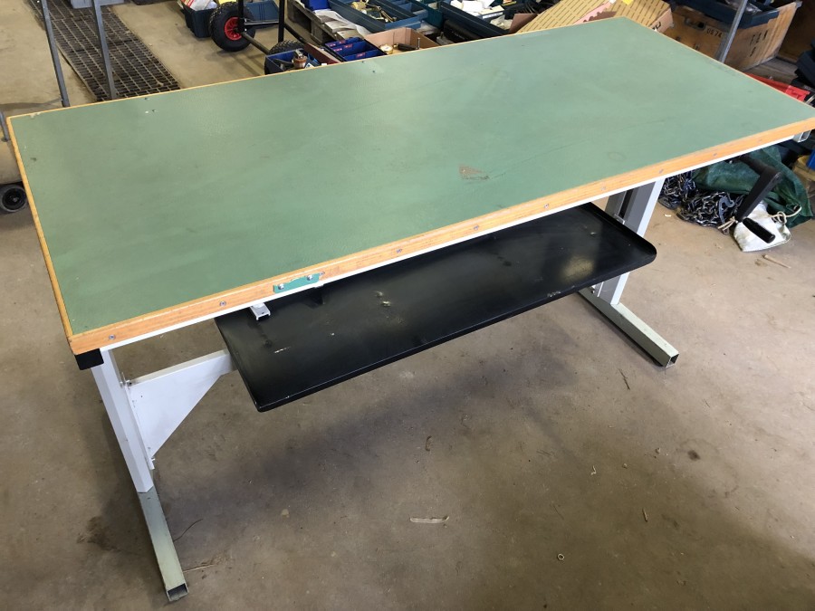 Arbetsbänk höj och sänkbart