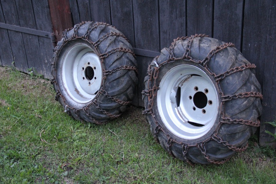 Däck med snö kedjor