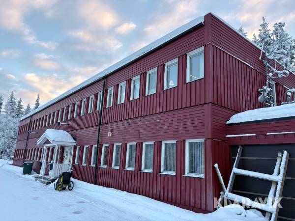 Kontor uppställt av bodar