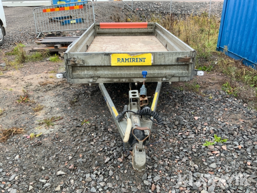 Personbilssläp Thule L0751