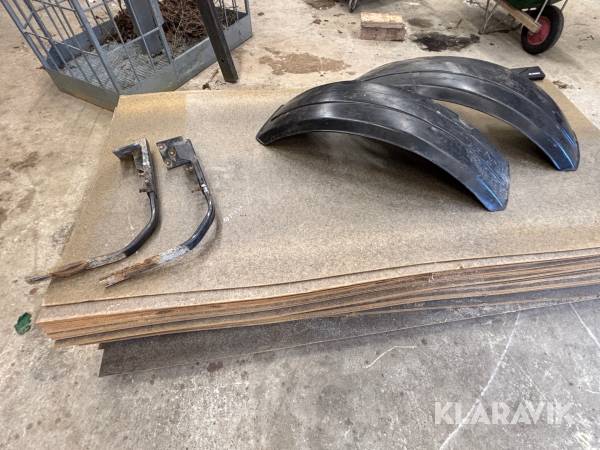 Stänkskärmar för framhjul traktor