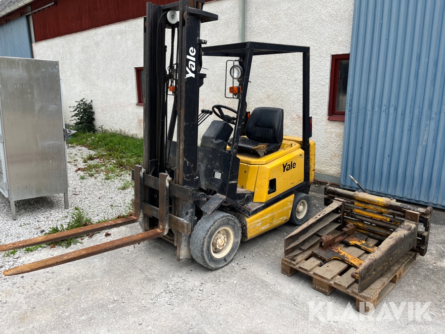 Motviktstruck Sumitomo Yale 2,5t med gafflar & klämaggregat