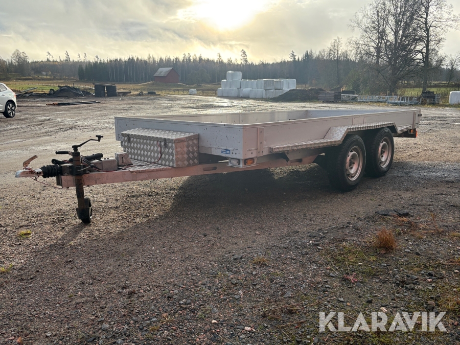 Boggiesläp Freno Aero med hydrauliska bromsar och luftfjädring