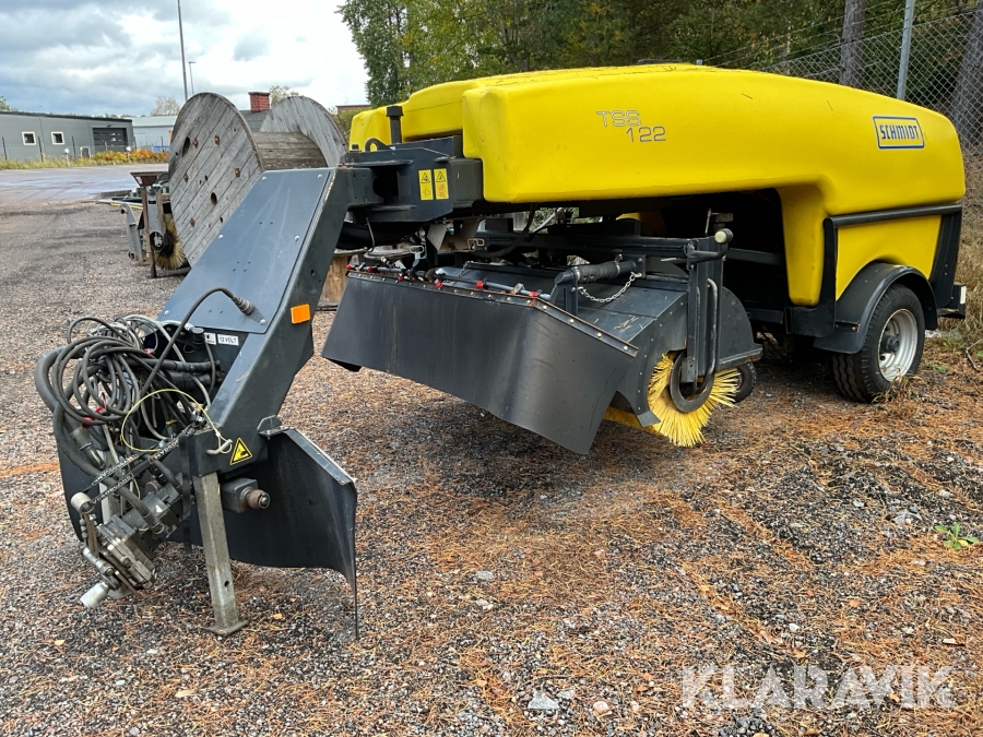 Bogserad sop-och spridarmaskin Schmidt TSS 122 CAT2 VKS24-HS OESN2500L