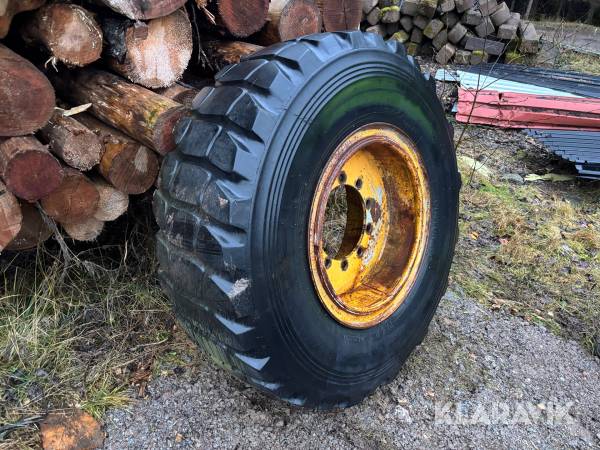 Däck på fälg Pirelli 17.5R25 1st