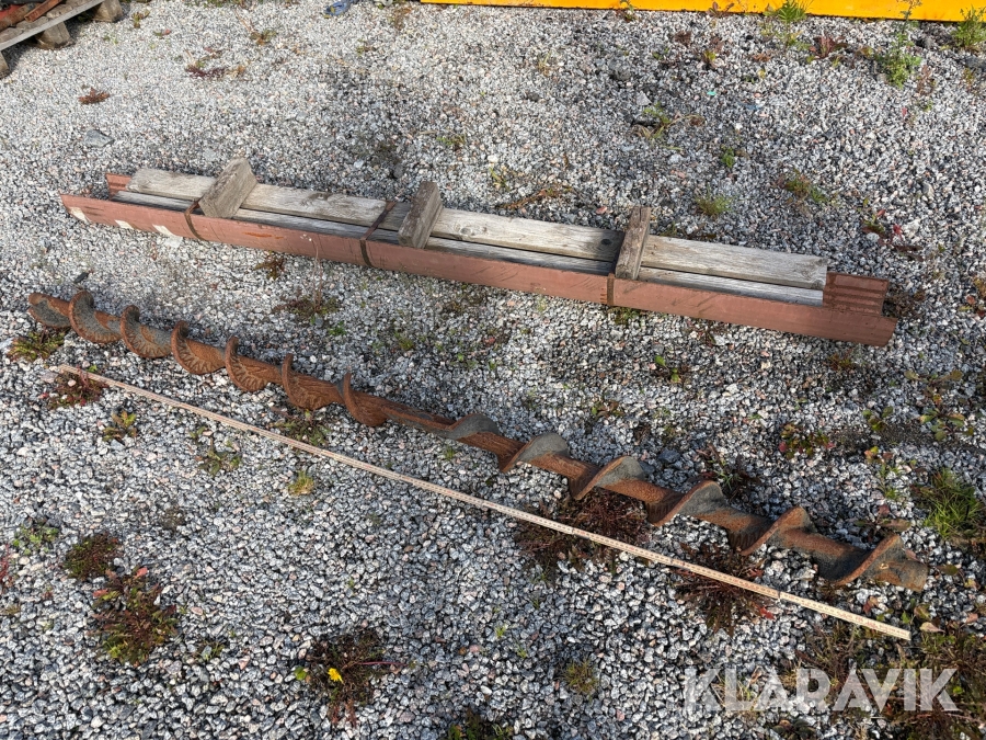 Ränna till asfaltspridare/ utmatningskruv