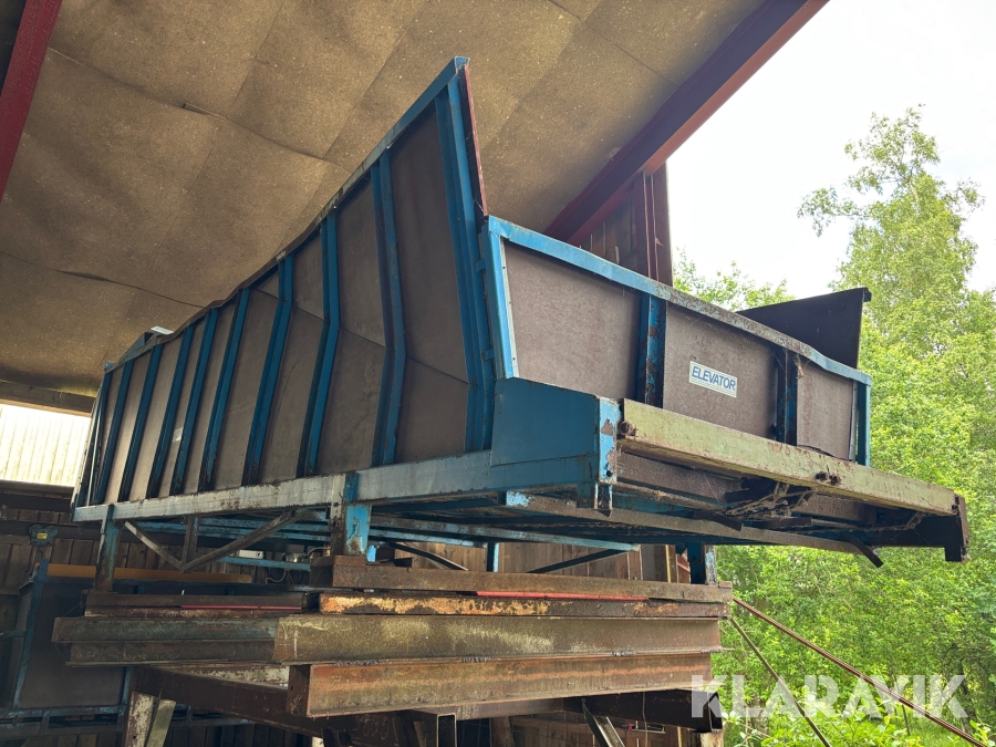 Rivarbord med utfodringsvagn