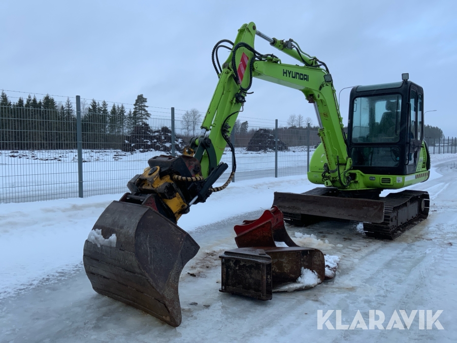 Grävmaskin Hyundai Robex 55-3 med flera redskap