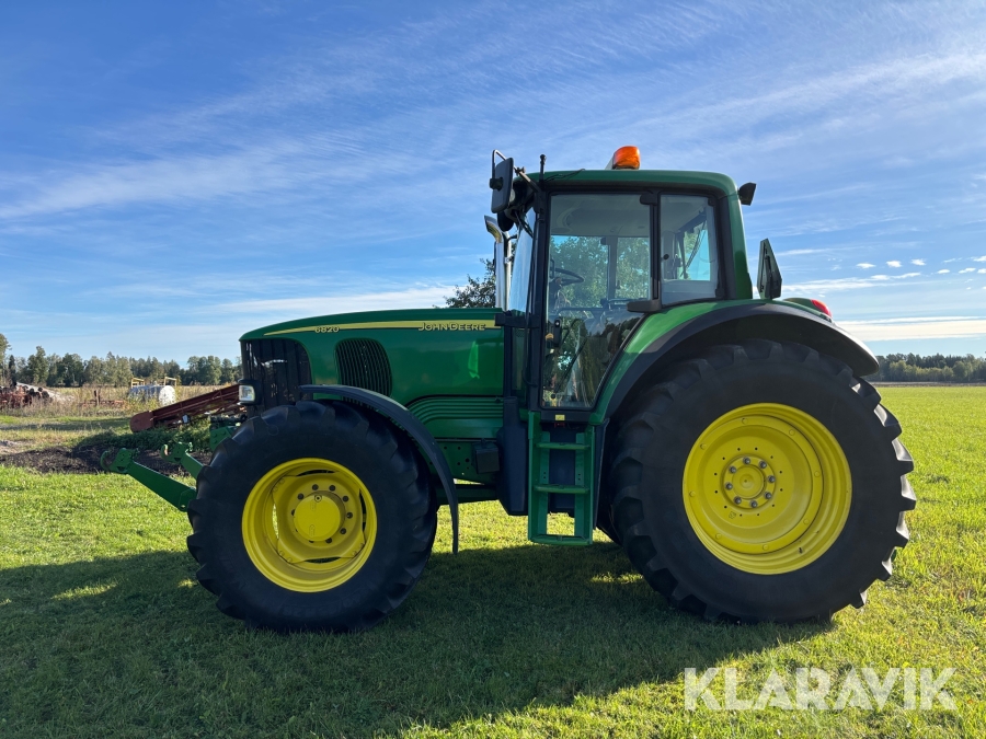 Traktor John Deere 6820