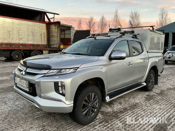 Pickup Mitsubishi L200 med hundmodul