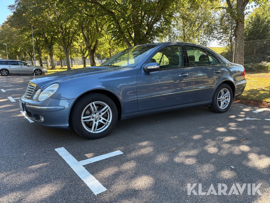 Mercedes-Benz E 240