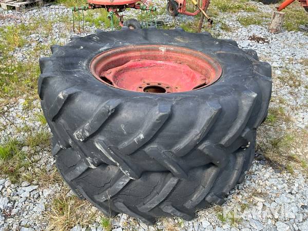 Entreprenaddäck med fälg 2 st 16.9/14-30