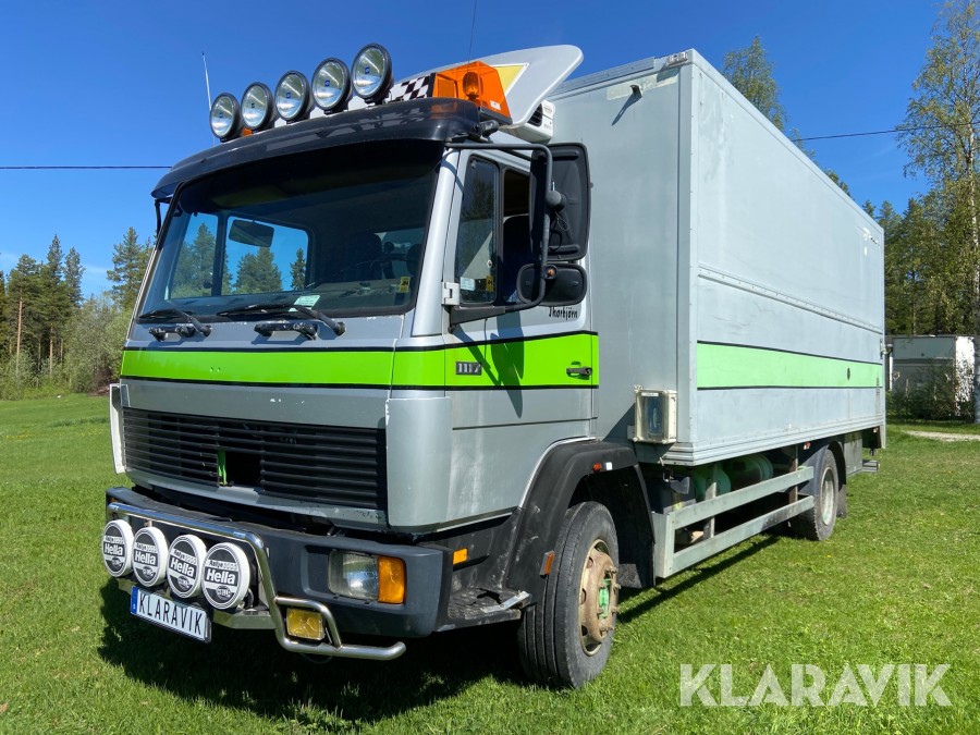 Lastbil Husbil Mercedes-Benz 1117 L med bostadsdel och kyldel