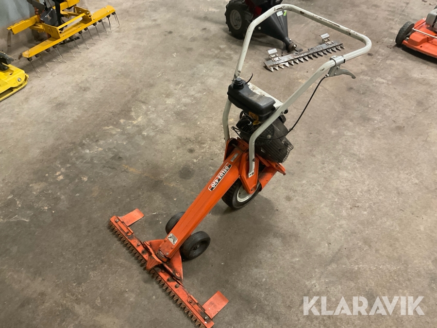 Motordriven Slåtterbalk Castor Delux 420