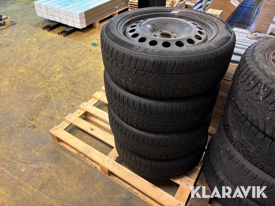 Däck med fälg Tristar 215/55R18 4st