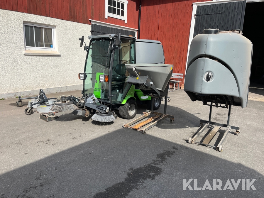 Redskapsbärare Egholm Nilfisk City Ranger 2200 med redskap 