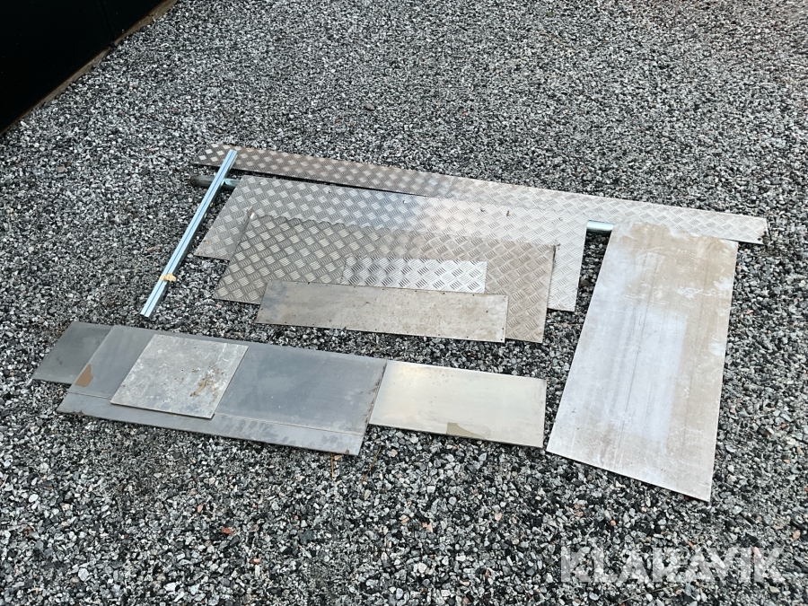 Durk och aluminiumplåtar