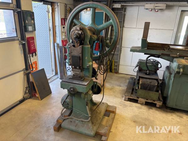 Stansmaskin Ammunitionsfabriken