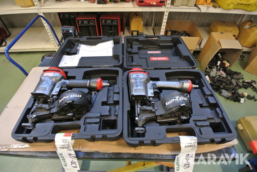 Spikpistol 2 styck Senco Roof pro  455XP tryckluftsdrivna 