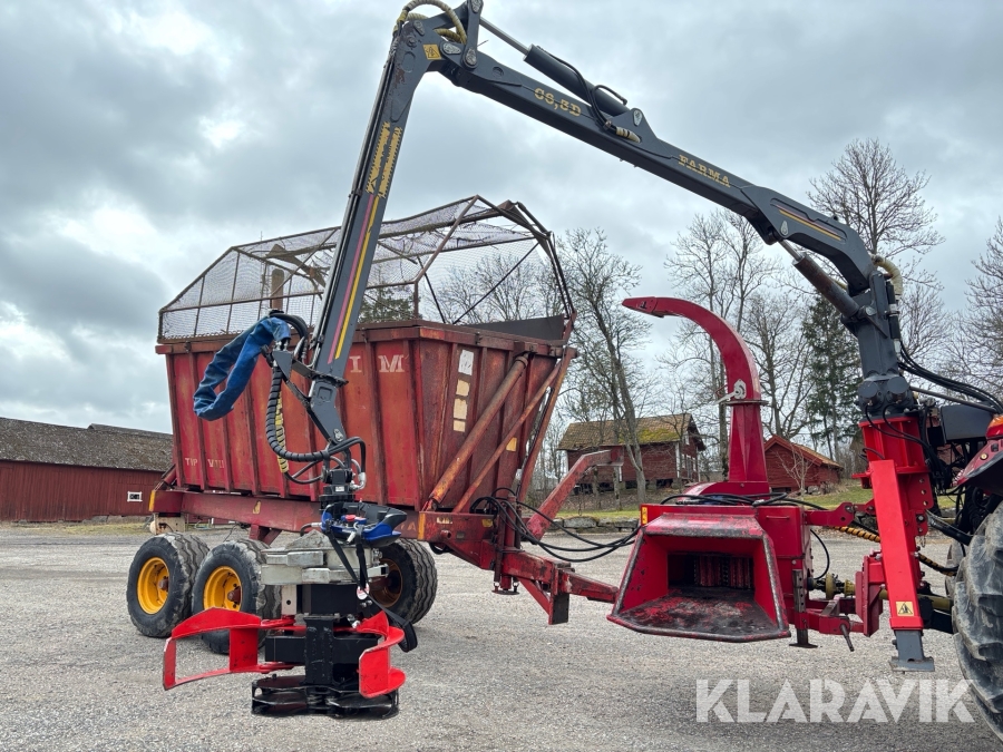 Kran med klipp och flistugg Farma C6,3D samt tippbar vagn och tillbehör