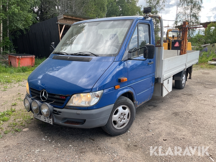 Lätt lastbil med flak och kran Mercedes 316 CDI